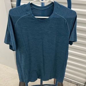 Lululemon Mens workout T
